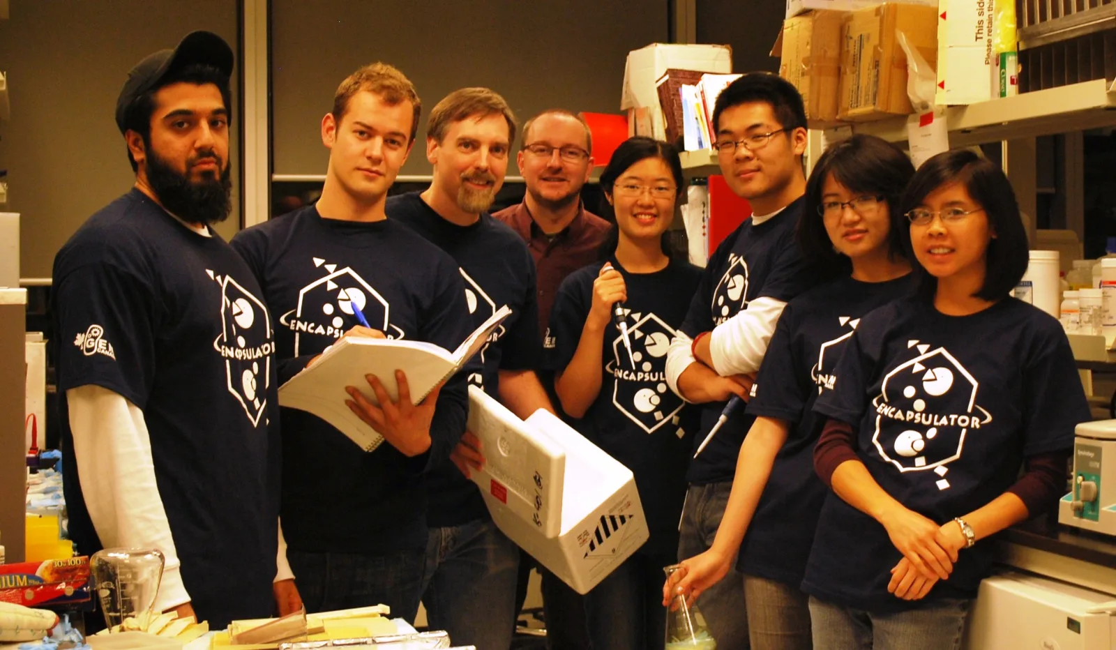 The 2009 Encapsulator team in the lab